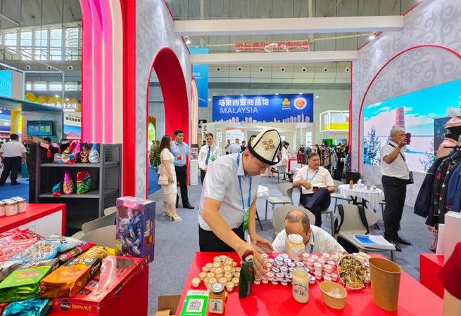 多国特色产品集中亮相】2025(中国)亚欧商品贸易博览会26日在新疆